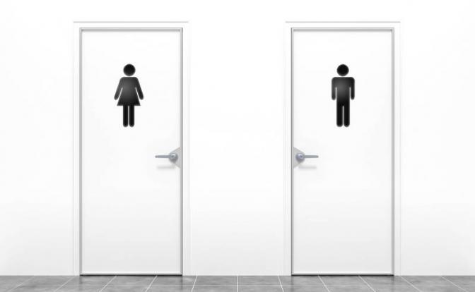 Уролог объяснил, сколько ночных походов в туалет сигнализируют о болезни