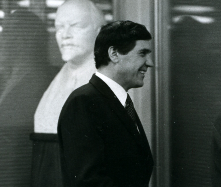 На фото: В. Калинин в Представительстве СССР в Женеве