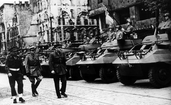 На фото: через несколько месяцев после окончания второй мировой войны, командиры французской армии в оккупированных районах Берлина командиры французской армии
