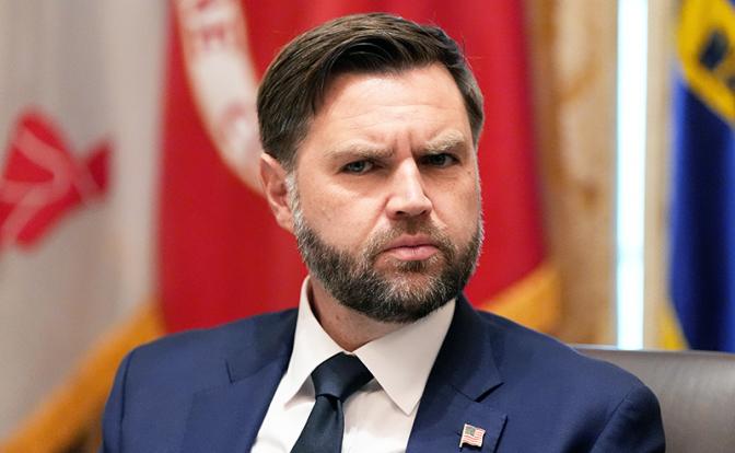 На фото: вице-президент США Джей Ди Вэнс