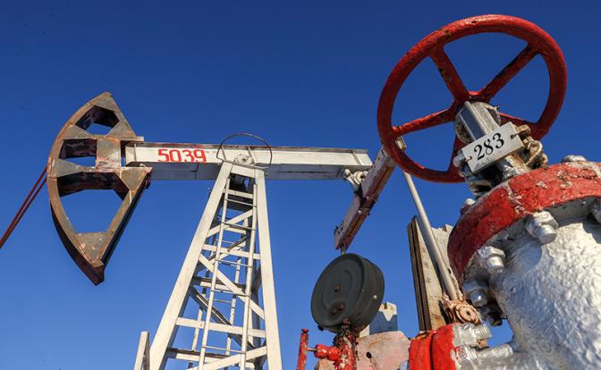 Крупнейший шок за десятилетия: как нефть РФ стала важнее санкций для США и ЕС
