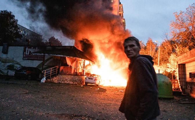 Киев сегодня: Укро-верхушка на 9 мая забронировала Львов и Ужгород, горожанам приказано быть живым щитом 