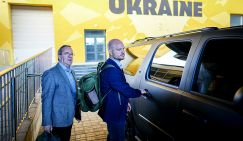 Министр обороны Германии нагрянул в Киев