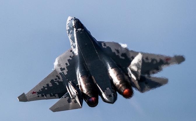 На фото: истребитель пятого поколения Су-57