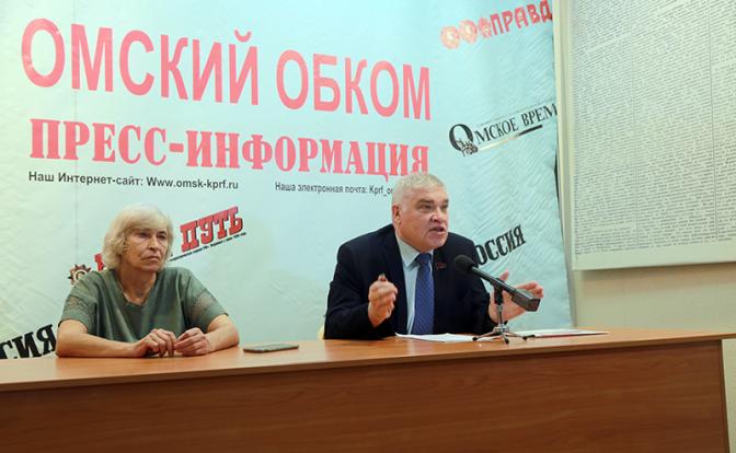 На фото: первый секретарь обкома КПРФ Андрей Алёхин.