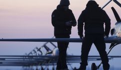 Прибалты объявили войну России. А мы в ответ улыбаемся и машем?