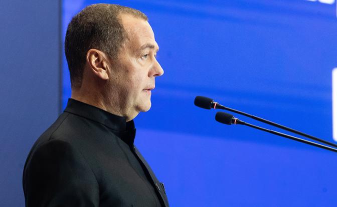 На фото: зампред Совбеза РФ Дмитрий Медведев.