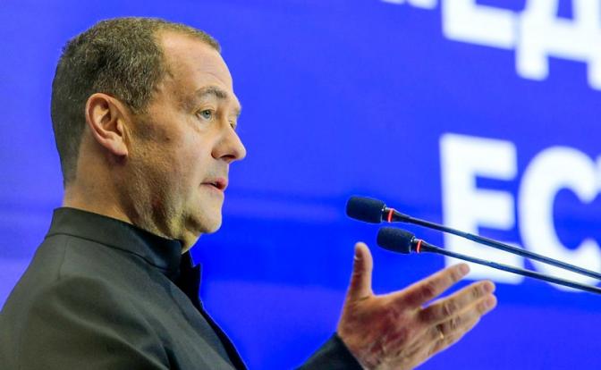 На фото: заместитель председателя Совета безопасности России Дмитрий Медведев.
