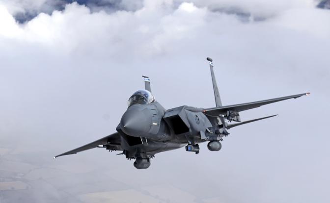 На фото: истребитель F-15E Strike Eagle ВВС США.
