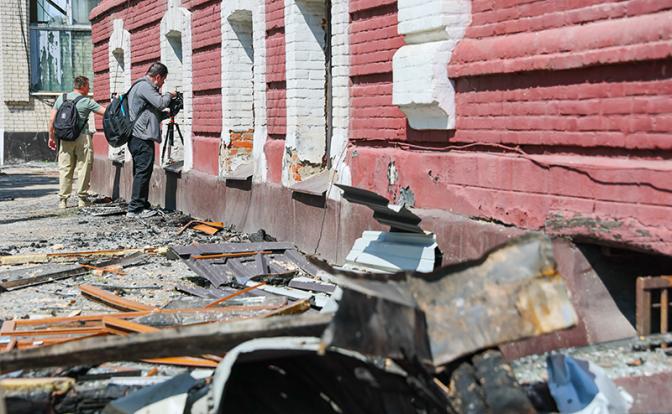 На фото: здание общежития Старобельского профессионального колледжа Луганского государственного педагогического университета (ЛГПУ) после атаки украинских беспилотников.