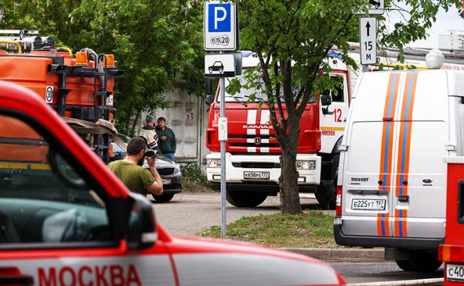 Для тушения пожара в московском хостеле готовят вертолет