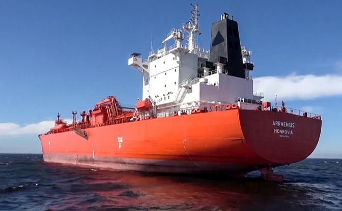 На фото: заминированное судно "Аррхениус" (газовоз), прибывшее из бельгийского порта Антверпен в порт Усть-Луга