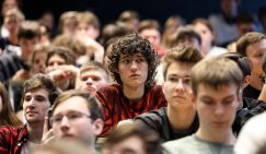 Госдума рассмотрит законопроект о трудовых стажировках студентов и выпускников