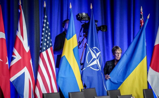 «Мы предупреждали»: произошедшее на Украине шокировало Запад