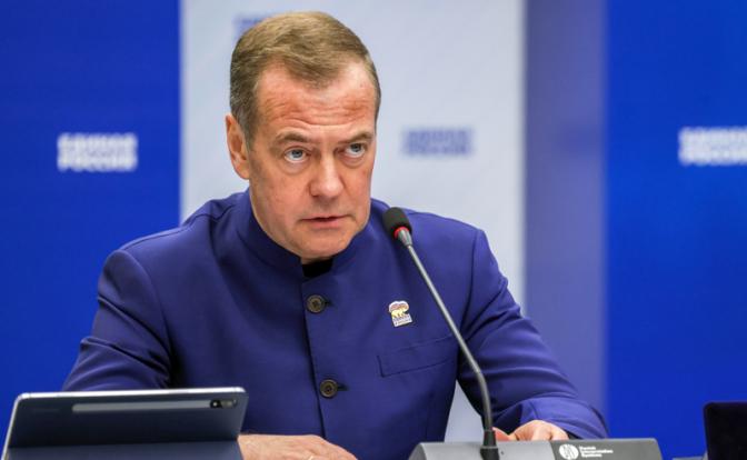 На фото: заместитель председателя Совета безопасности РФ Дмитрий Медведев.