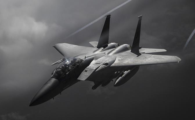 На фото: истребитель ВВС США F-15