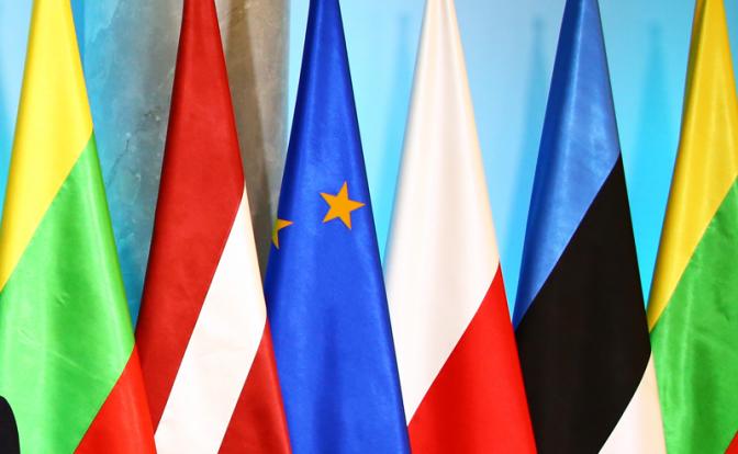 Операционная база и рупор: Эксперт о превращении Прибалтики в передовой плацдарм