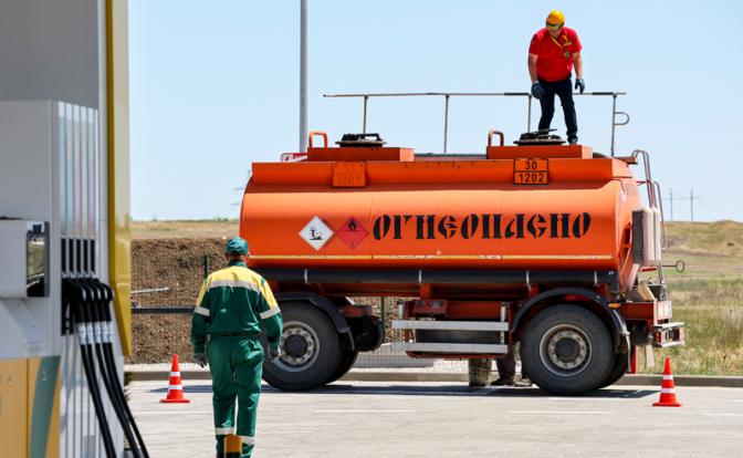 Белоруссия, Индия, Казахстан… Кто следующий в очереди поставлять в Россию бензин?