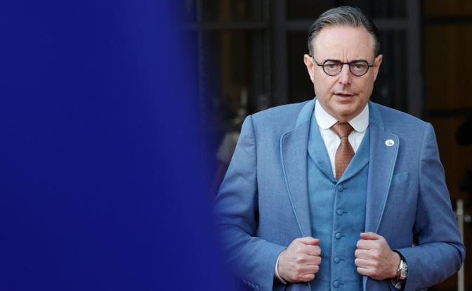 На фото: премьер-министр Бельгии Барт Де Вевер