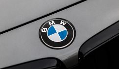 «Россия пиратствует!»: BMW ищет новые приключения на свою голову