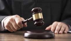 Сотрудник отсудил 130 тысяч рублей за сверхурочную работу. Начальник думал, что 20 минут — это мелочь