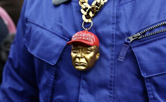 Дуэль на кошельках: Демократы хотят тряхнуть Трампа и пустить республиканцев по миру