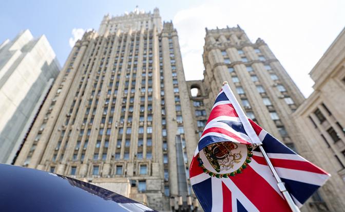 "Алё, я тут опять нагадила!": «Англичанка» просит аудиенции у генерала Герасимова