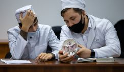 Причуды высшего образования: В медвуз - охотно, а вот врачом-специалистом становиться - дураков нет
