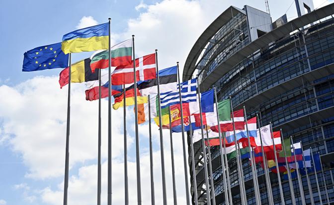 Названы четыре страны ЕС, потребовавшие передать российские активы Киеву