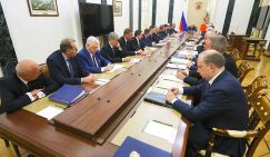 «Давайте жить дружно» – в форме ультиматума Европе: Владимир Путин на Военно-промышленной комиссии был жёсток