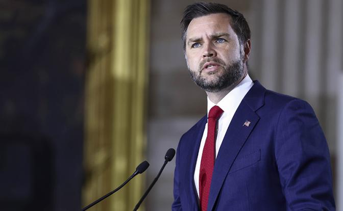 На фото: вице-президент США Джей Ди Вэнс