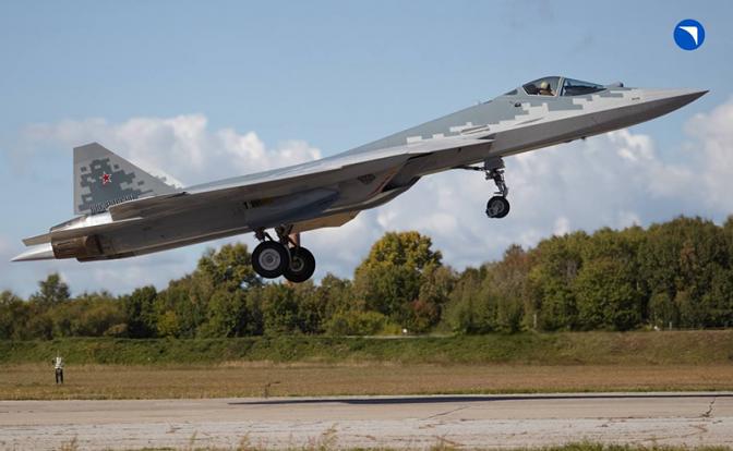На фото: истребитель пятого поколения Су-57