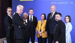 Латвии вправит мозги только возрождение СССР