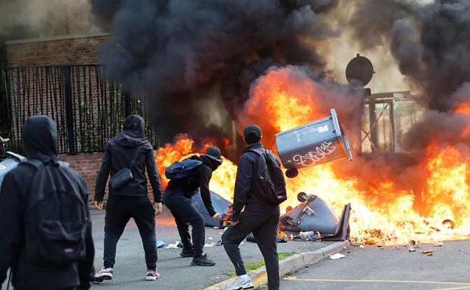 Левый поворот: Названы главные причины массовых протестов молодежи во Франции и ЕС