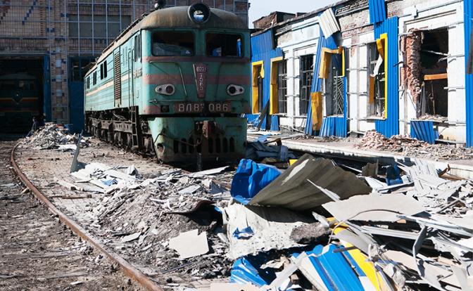 Поезд больше не пойдет: Железные дороги Украины с грохотом летят под откос