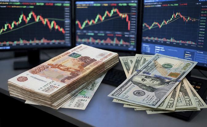 Минфин настроен на девальвацию: Рубль вступает в ноябрь укрепленным, но надолго ли?