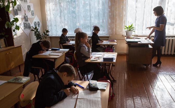 Москва сказала «Надо!», регионы ответили «Денег нет!»: Педагоги и медики перебьются, у нас на праздники не хватает!