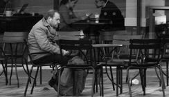 Нарколог: Новые ограничения по алкоголю спасут россиян от спонтанной выпивки