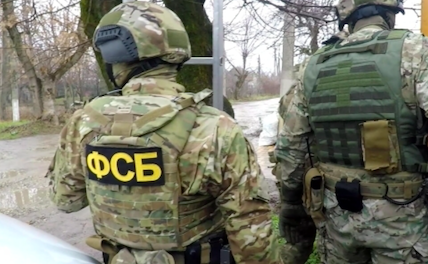 В метро Парижа ищут мужчину с оснащенным взрывчаткой поясом
