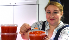 Россиянам посоветовали покупать икру к Новому году уже сейчас