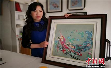 Китайский мастер создаёт картины из соли