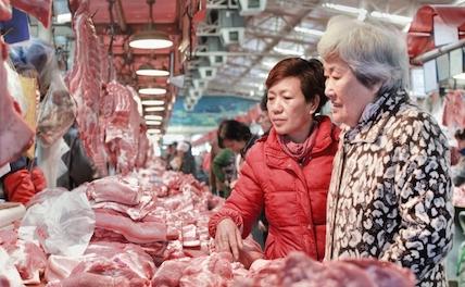 Китай рассматривает возможность продажи свинины из госзапасов