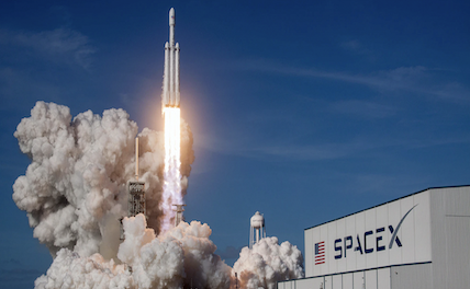 НАСА и SpaceX отправили на МКС пилотируемую миссию
