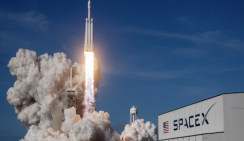 НАСА и SpaceX отправили на МКС пилотируемую миссию