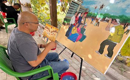 Сельские жители Синьцзяна зарабатывают на рисовании