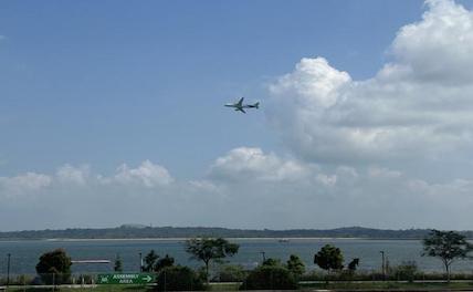 Китайский пассажирский самолет совершил тестовый полет в Сингапуре