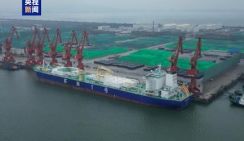 В Китае спущено на воду первое в мире судно для выращивания лососевых