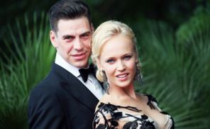 На фото: актер Дмитрий Дюжев с супругой Татьяной 