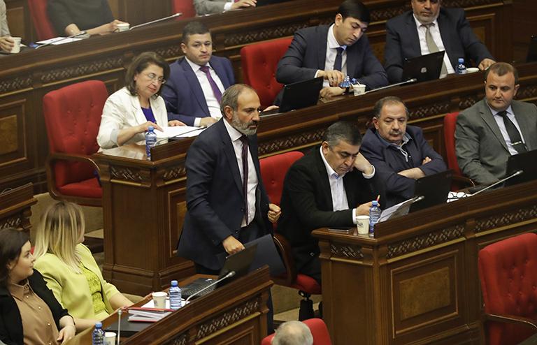 На фото: заседание парламента Армении по избранию нового премьер-министра, 2018