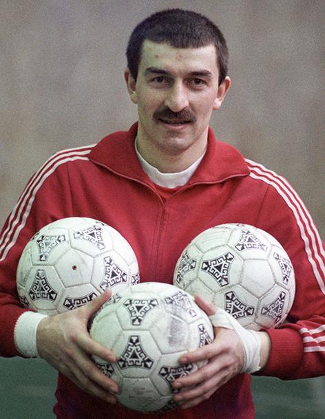 На фото: Станислав Черчесов